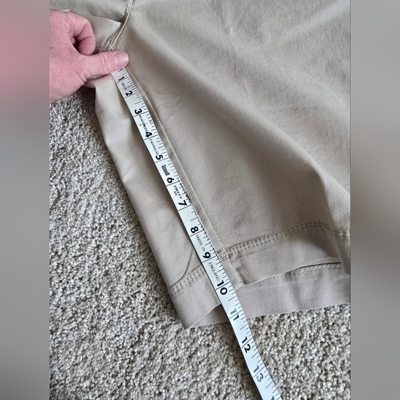 White house black market women's sz. 12 beige khaki Bermuda shorts NWT - Picture 5 of 6